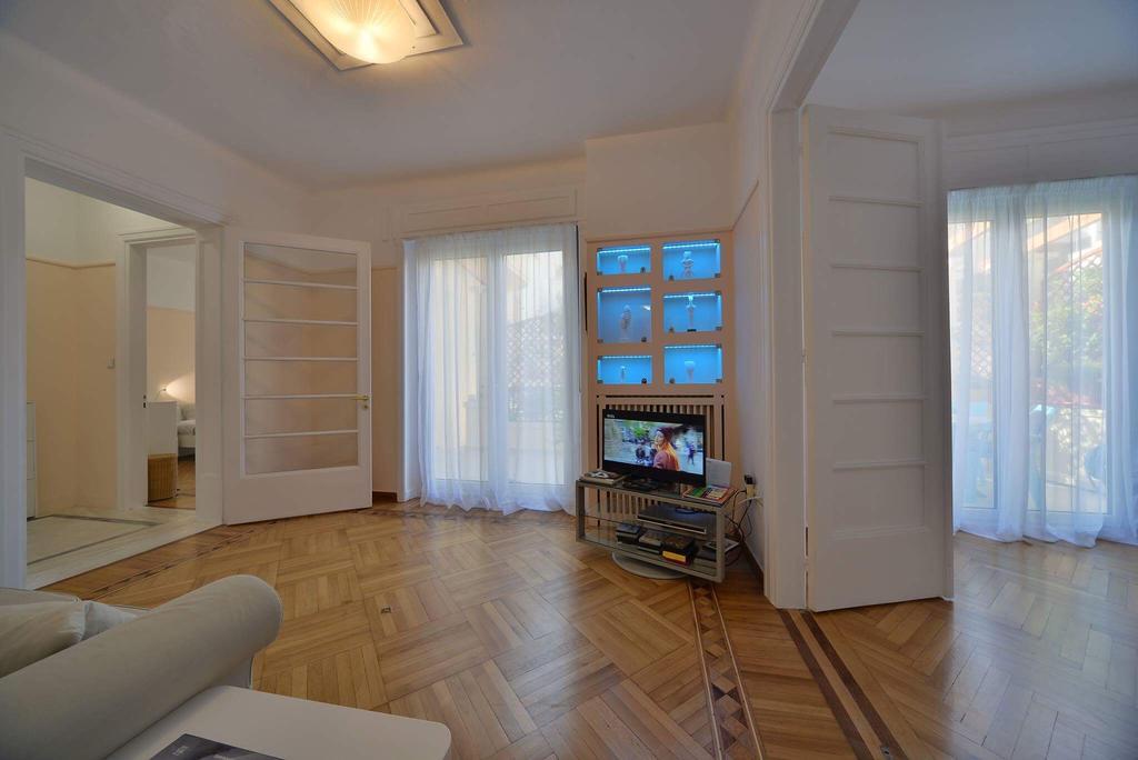 Oasis Veranda Under Columns.Kolonaki Embassy Area. Athen Exterior foto
