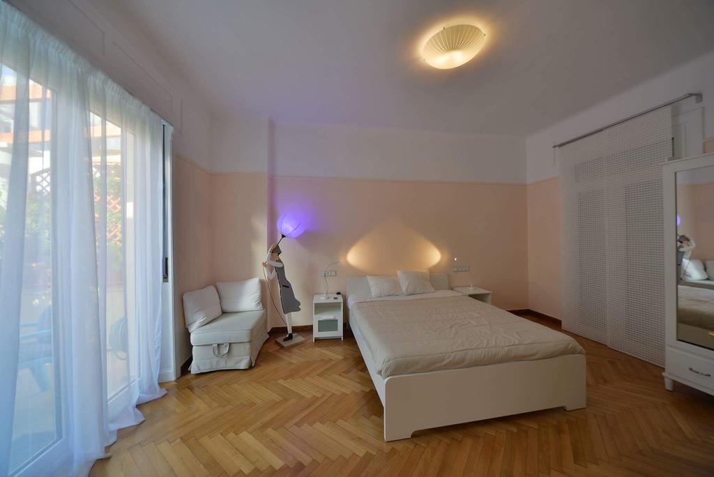 Oasis Veranda Under Columns.Kolonaki Embassy Area. Athen Exterior foto